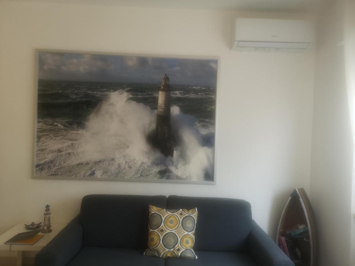 Monica'S Apartment 马瑞纳迪卡拉拉 外观 照片