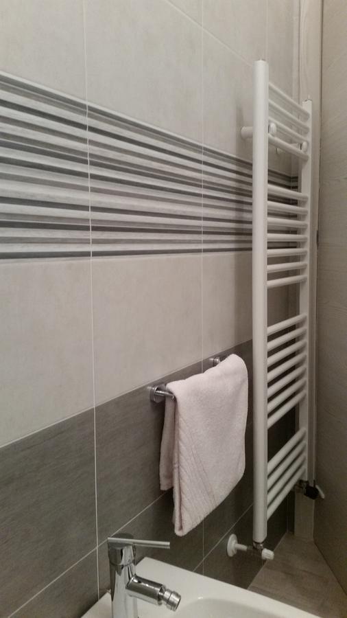 Monica'S Apartment 马瑞纳迪卡拉拉 外观 照片