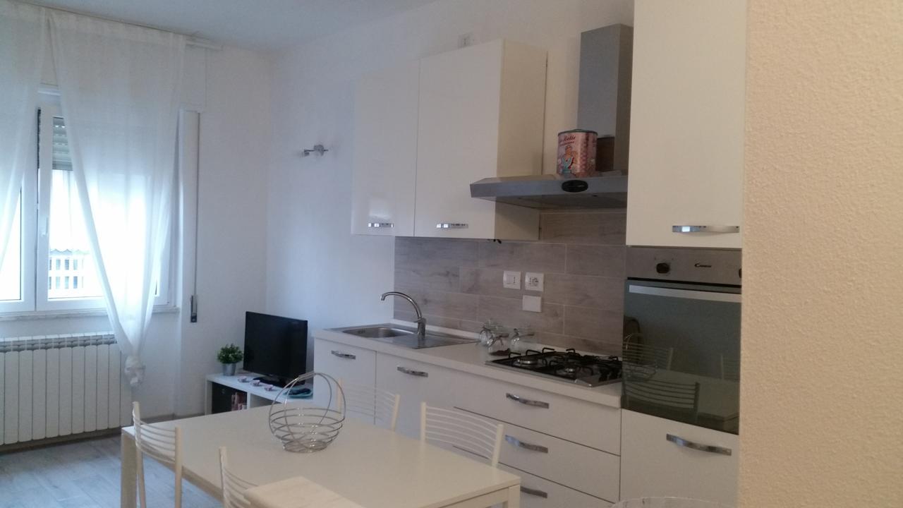 Monica'S Apartment 马瑞纳迪卡拉拉 外观 照片