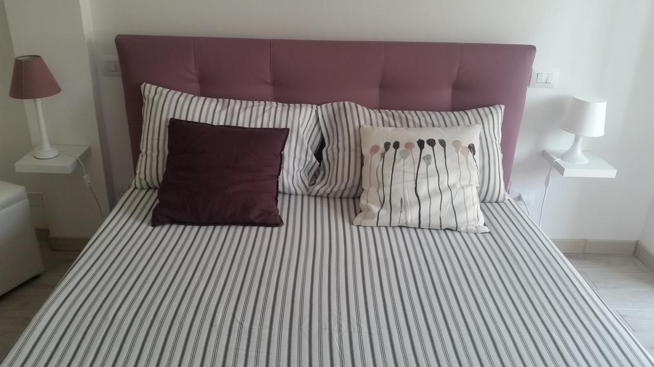 Monica'S Apartment 马瑞纳迪卡拉拉 外观 照片
