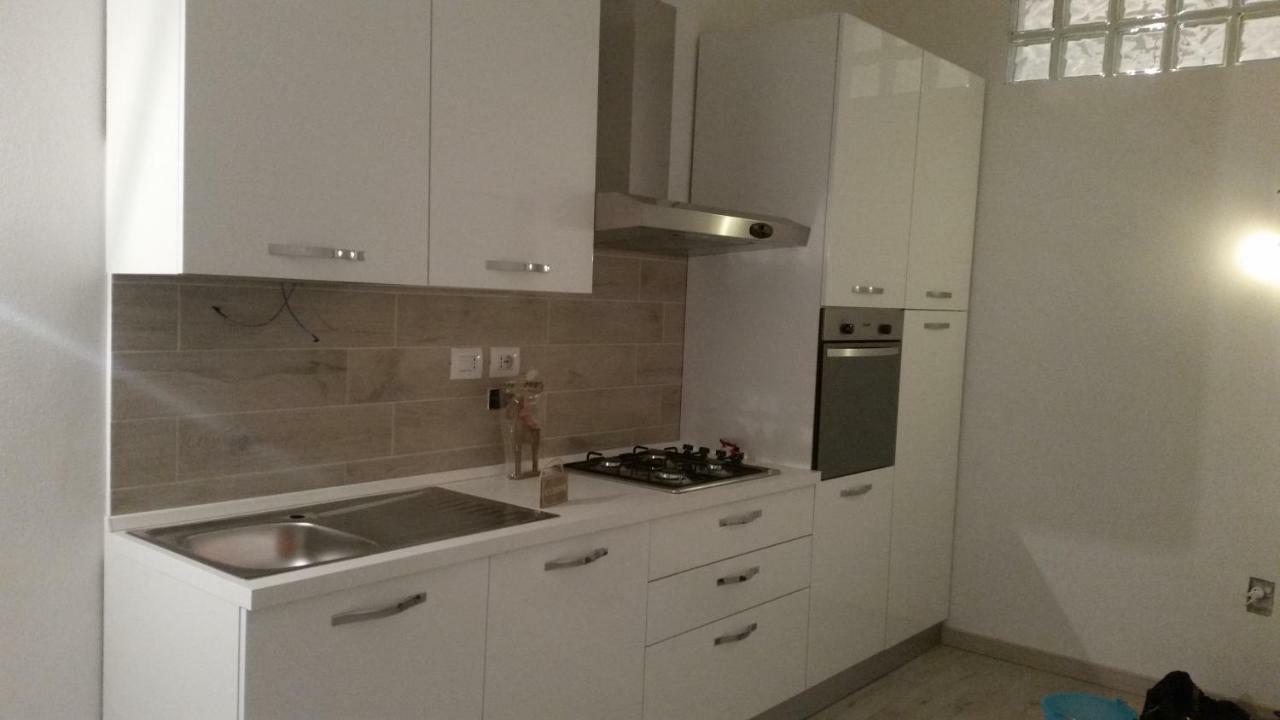 Monica'S Apartment 马瑞纳迪卡拉拉 外观 照片