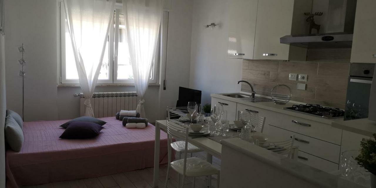 Monica'S Apartment 马瑞纳迪卡拉拉 外观 照片